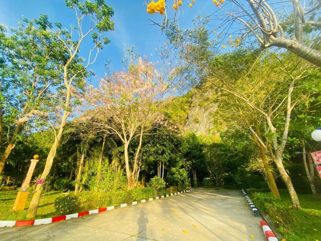 Phuphayot Resort Trang Esterno foto